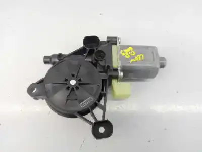 Recambio de automóvil de segunda mano de MOTOR ELEVALUNAS DELANTERO DERECHO para SEAT LEON (5F1)  referencias OEM IAM 5Q0959802B  0130822716