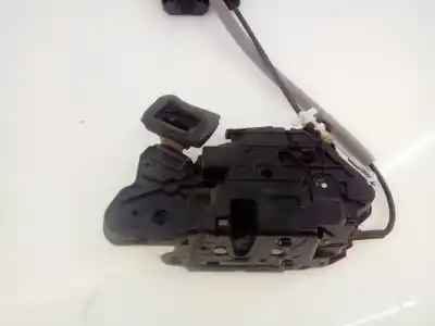 Second-hand car spare part left front door lock for skoda yeti active oem iam references 5k1837015b e1-a3-3-1 