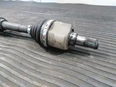 Автозапчастина б/у передня права трансмісія для kia carens ( ) drive посилання на oem iam 20160510 p1-a6-24 