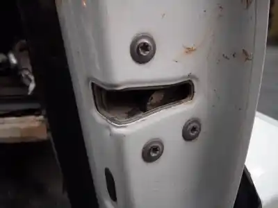 Recambio de automóvil de segunda mano de CERRADURA MALETERO / PORTON para TOYOTA LAND CRUISER (J15)  referencias OEM IAM   