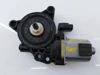 Recambio de automóvil de segunda mano de MOTOR ELEVALUNAS DELANTERO DERECHO para HYUNDAI TUCSON  referencias OEM IAM 82460D7000 E2-B5-4-2 001100822941