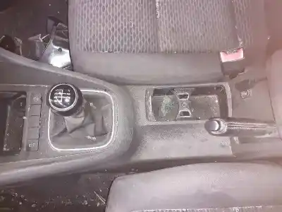 Pièce détachée automobile d'occasion CONSOLE CENTRALE pour VOLKSWAGEN GOLF VI (5K1)  Références OEM IAM  P2-A2-9 