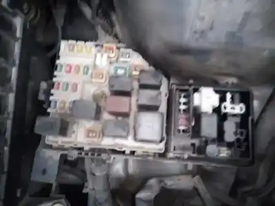 Pièce détachée automobile d'occasion BOÎTES À FUSIBLES pour TOYOTA RAV 4 (A2)  Références OEM IAM 8272142040  