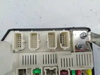 Pezzo di ricambio per auto di seconda mano scatola relè/fusibili per renault kangoo profesional riferimenti oem iam 8201044235b e2-a1-37-7 519221303