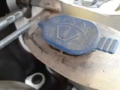 Peça sobressalente para automóvel em segunda mão depósito do limpa vidros por mercedes clase c (w205) lim. c 220 cdi bluetec (205.004) referências oem iam 2058690020