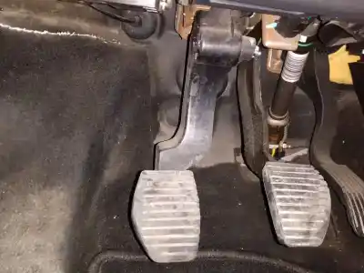 Pezzo di ricambio per auto di seconda mano pedale della frizione per peugeot 208 access riferimenti oem iam   