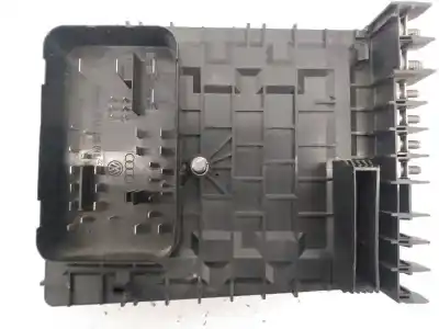 Second-hand car spare part fuse box unit for volkswagen scirocco (137) 1.4 tsi (118kw) oem iam references 8h2806099028 e2-a1-4-2 