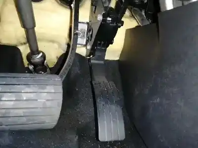 Second-hand car spare part ACCELERATOR PEDAL for RENAULT CAPTUR  OEM IAM references 180029347R  6PV00997807