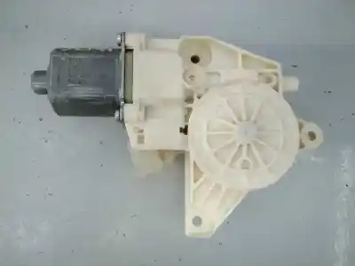 Pezzo di ricambio per auto di seconda mano Motore Alzacristalli Anteriore Destro per MERCEDES-BENZ CLASE A (W176) A 180 CDI BlueEfficiency (176.000) Riferimenti OEM IAM A2469065200 E1-A2-36-2 0130823691