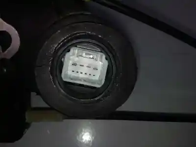 Автозапчасти б/у замок задней левой двери за toyota hilux (kun) double cab 4x4 ссылки oem iam  e2-b4-30-1  Автозапчасти б/у замок задней левой двери за toyota hilux (kun) double cab 4x4 ссылки oem iam  e2-b4-30-1
