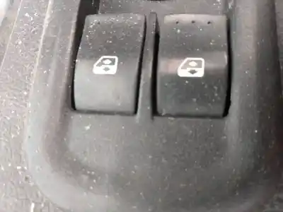 Second-hand car spare part Left Front Power Window Switch for NISSAN NV400 PRITSCHE L3H1 3.5t OEM IAM references   