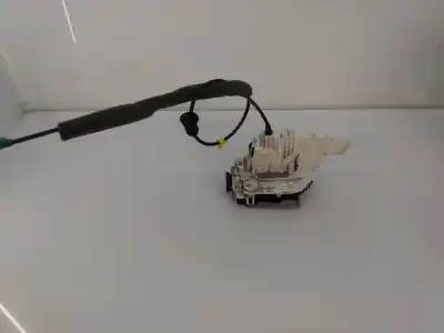 Peça sobressalente para automóvel em segunda mão fechadura da porta dianteira direita por fiat freemont (345) lounge 4wd referências oem iam a052111