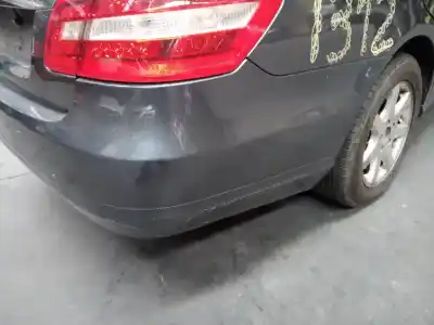 Recambio de automóvil de segunda mano de paragolpes trasero para mercedes clase e lim. 2.1 cdi referencias oem iam   