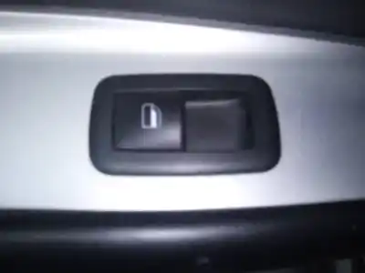 Peça sobressalente para automóvel em segunda mão botão / interruptor elevador vidro traseiro esquerdo por fiat freemont (345) urban referências oem iam 