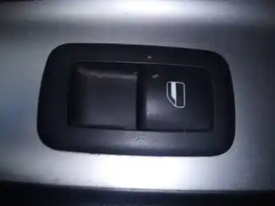 Peça sobressalente para automóvel em segunda mão botão / interruptor elevador vidro traseiro direito por fiat freemont (345) urban referências oem iam 