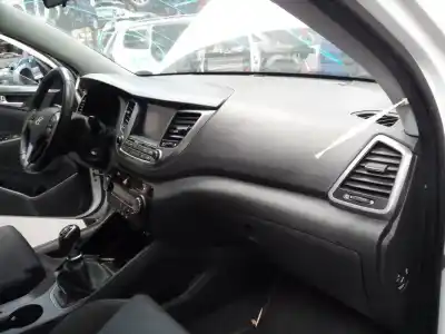 Recambio de automóvil de segunda mano de salpicadero para hyundai tucson essence bluedrive 2wd referencias oem iam   