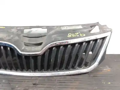 Автозапчастина б/у передня решіта для skoda rapid active посилання на oem iam 5ja853668 p2-a2-32 