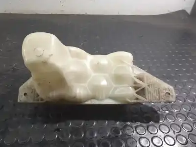 Pièce détachée automobile d'occasion vase d'expansion de liquide de refroidissement pour nissan juke (f15) 1.5 turbodiesel cat références oem iam 217101kk0a 217111kk0a p2-b4-4 