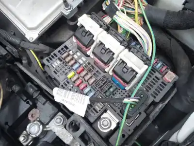 Pièce détachée automobile d'occasion boîtes à fusibles pour peugeot 508 allure hybrid4 références oem iam 9677987580  