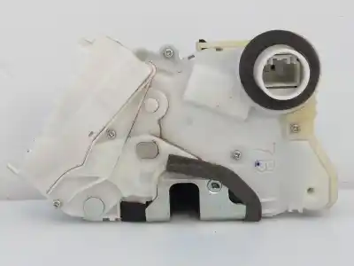 Автозапчастина б/у замок передній праві двері для toyota prius (nhw30) plug-in hybrid advance посилання на oem iam  e2-b4-5-2 
