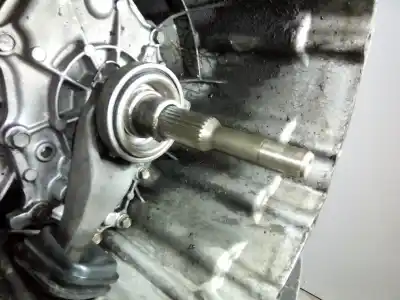 Second-hand car spare part gearbox for nissan navara pick-up (d40m) doble cab se 4x4 oem iam references ea301 m1-b4-55 