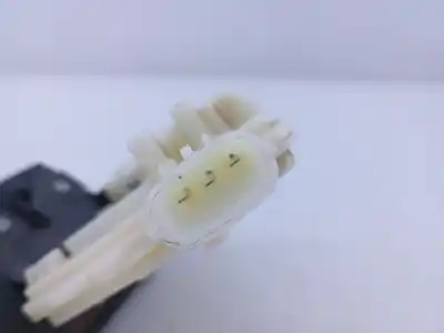 Second-hand car spare part trunk lock for toyota auris active oem iam references  e2-b4-53-1 