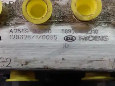 Pezzo di ricambio per auto di seconda mano abs per kia cee´d drive riferimenti oem iam a258930500 p3-a8-7-5 6433398