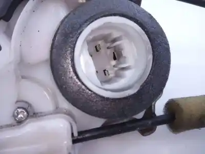 Автозапчастина б/у замок дверей заднього лівого для toyota prius (nhw30) plug-in hybrid advance посилання на oem iam  e2-b4-45-2 