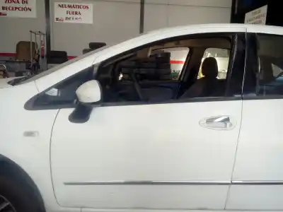 Recambio de automóvil de segunda mano de puerta delantera izquierda para fiat linea (110) emotion referencias oem iam 