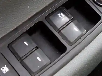 Tweedehands auto-onderdeel linker voorruit schakelaar voor hyundai i20 trend blue oem iam-referenties 