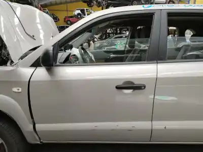 Recambio de automóvil de segunda mano de puerta delantera izquierda para hyundai tucson (jm) 2.0 crdi vgt classic 4x2 referencias oem iam   