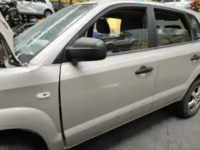 Recambio de automóvil de segunda mano de puerta delantera izquierda para hyundai tucson (jm) 2.0 crdi vgt classic 4x2 referencias oem iam   