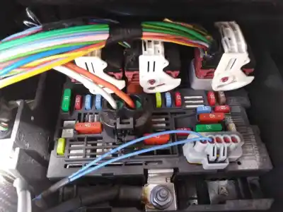 Gebrauchtes Autoersatzteil relais sicherungskasten multifunktionsrelais zum peugeot 3008 (05.2009->) 1.6 access [1.6 ltr. - 84 kw hdi fap] oem-iam-referenzen   