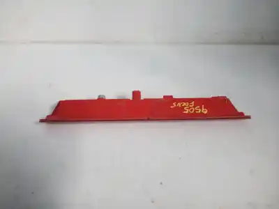 Peça sobressalente para automóvel em segunda mão farolim de travão central por ford focus lim. business referências oem iam 8a6113a613aj e2-b3-59-2 8a6113a613be