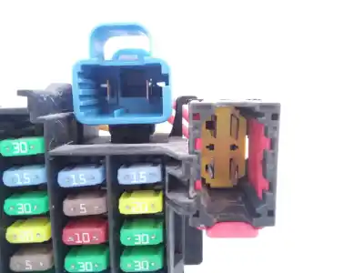 Second-hand car spare part fuse box unit for renault twingo dynamique oem iam references  e2-a1-33-1 