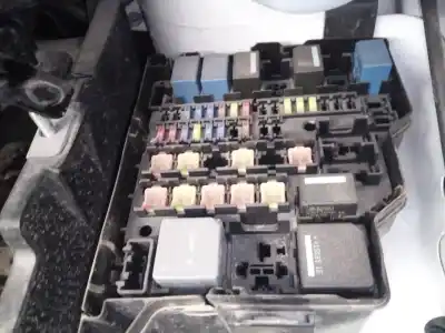 Tweedehands auto-onderdeel relais/zekeringenkastje voor ford tourneo courier (c4a) ambiente oem iam-referenties 