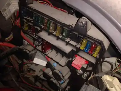 Peça sobressalente para automóvel em segunda mão Caixa De Fusíveis E Relés por BMW SERIE 7 (E65/E66) 730d Referências OEM IAM   