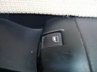 Peça sobressalente para automóvel em segunda mão Botão / Interruptor Elevador Vidro Dianteiro Direito por AUDI A3 (8P) 2.0 TDI Ambiente Referências OEM IAM   