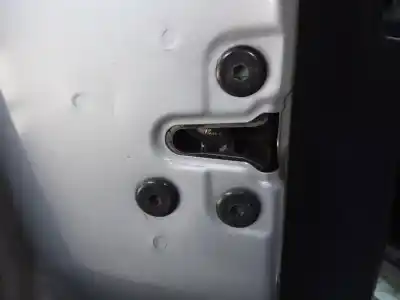 Peça sobressalente para automóvel em segunda mão fechadura da porta dianteira esquerda por dacia sandero ambiance referências oem iam 