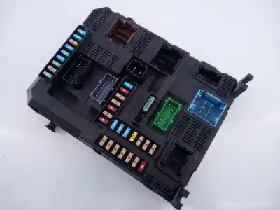 Peça sobressalente para automóvel em segunda mão Caixa De Fusíveis E Relés por PEUGEOT 208 Style Referências OEM IAM 9819849680 E3-B2-40-4 