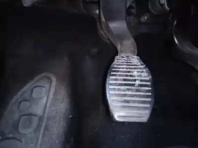 Peça sobressalente para automóvel em segunda mão pedal da embreagem por fiat 500 l living (351) pop star referências oem iam 