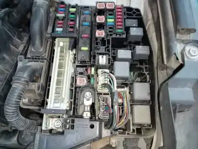 Pièce détachée automobile d'occasion boîtes à fusibles pour toyota avensis (t27) advance références oem iam   