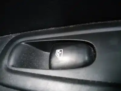 Pezzo di ricambio per auto di seconda mano comando alzacristalli posteriori destro per renault kadjar zen riferimenti oem iam 