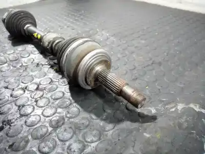 Pièce détachée automobile d'occasion transmission avant gauche pour toyota prius (nhw30) plug-in hybrid advance références oem iam  p1-b6-14 