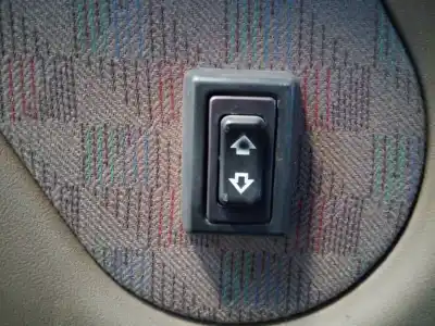 Автозапчастина б/у управління склами задніх правіх для LAND ROVER DISCOVERY (SALLJG/LJ) TDi Посилання на OEM IAM   