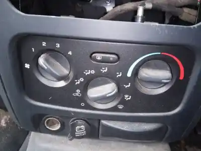 Peça sobressalente para automóvel em segunda mão comando de sofagem (chauffage / ar condicionado)  por chrysler jeep cherokee (kj) 2.5 crd cat referências oem iam 