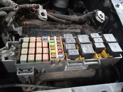 Peça sobressalente para automóvel em segunda mão caixa de fusíveis e relés por chrysler jeep cherokee (kj) 2.5 crd cat referências oem iam 66009983a0