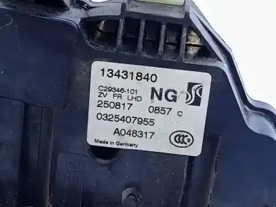 Second-hand car spare part front right door lock for opel corsa d selective oem iam references 13431840 e2-b6-65-2 