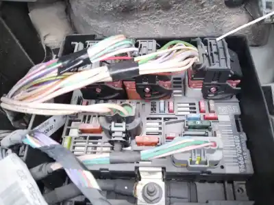 Pezzo di ricambio per auto di seconda mano scatola relè/fusibili per peugeot 308 cc (2009) sport pack riferimenti oem iam 966700480  