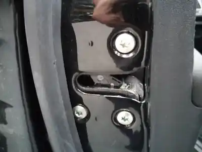 Peça sobressalente para automóvel em segunda mão fechadura da porta dianteira esquerda por hyundai i20 city s referências oem iam 